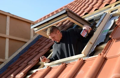 Pose de fenêtres de toit Velux à Dampierre